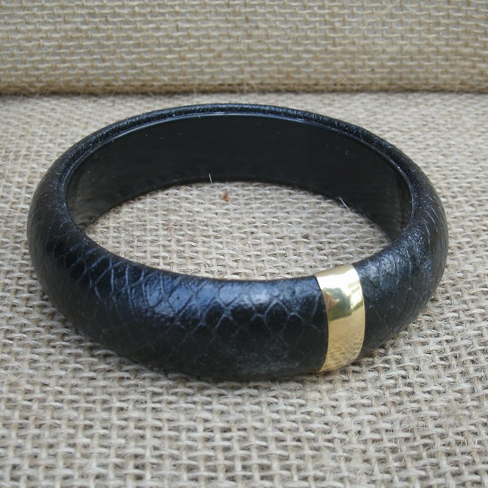 Vintage Black Faux Leather Bangle Bracelet scales pattern
